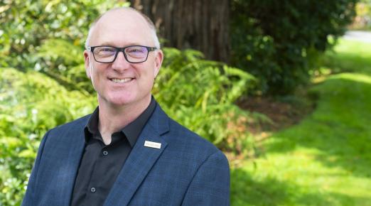 Eric Riggs headshot