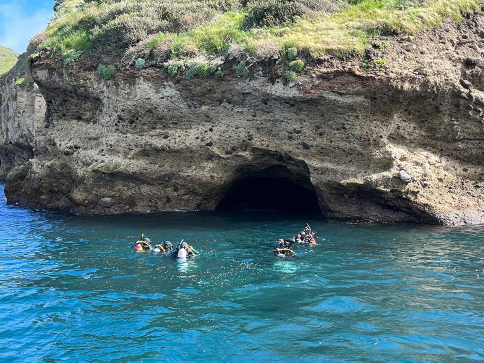 REC 362 (Master Diver) students after being dropped off for their first boat dive on Catalina Island.