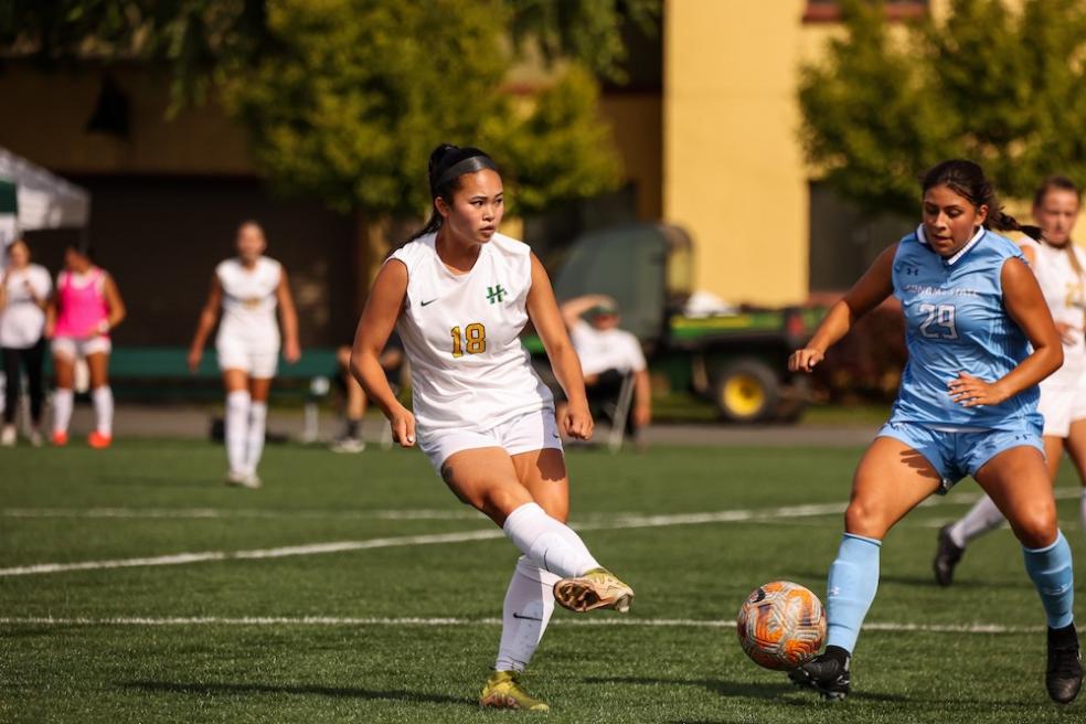 Rhae Chan during game against Sonoma State