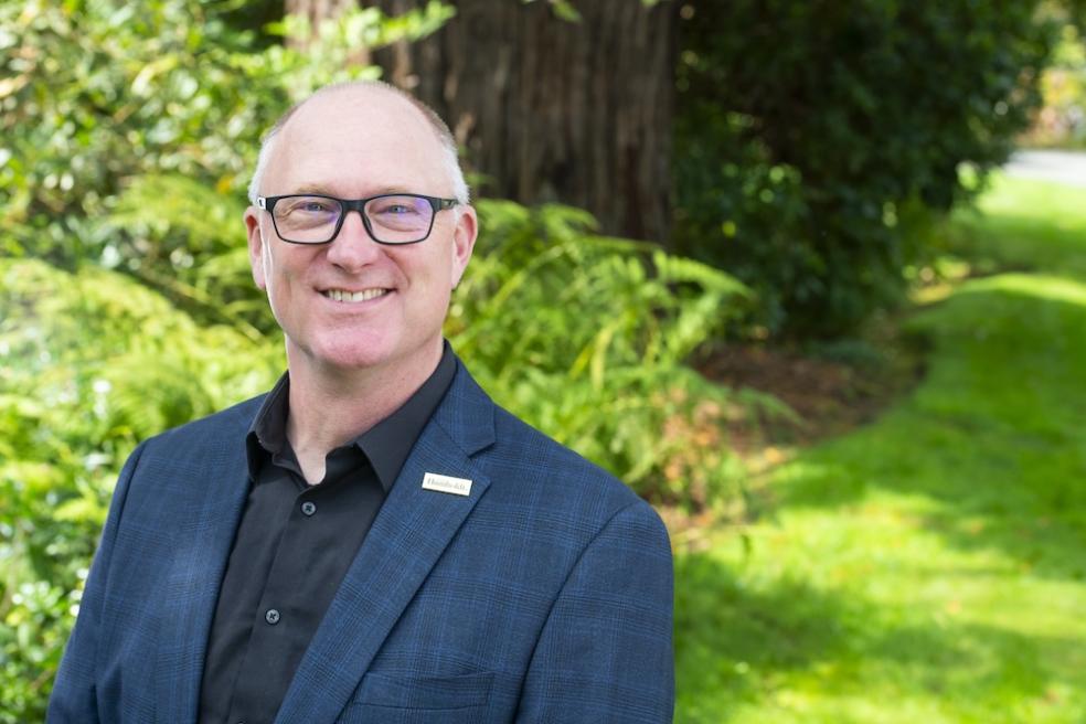 Eric Riggs headshot