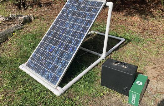 Emergency photovoltaic box